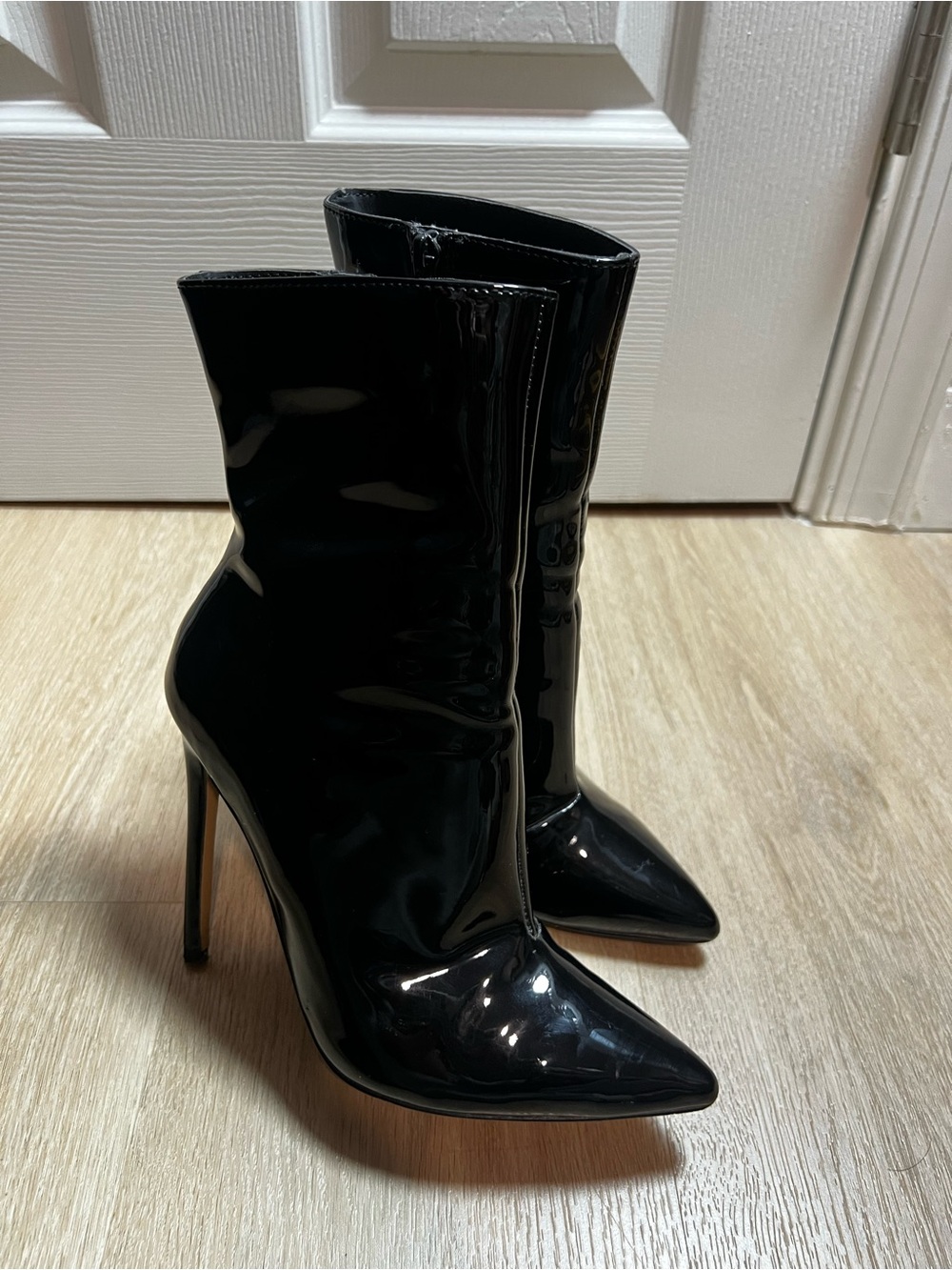 Steve Madden Black Patent Pointed Stiletto Ankle Boots size 6